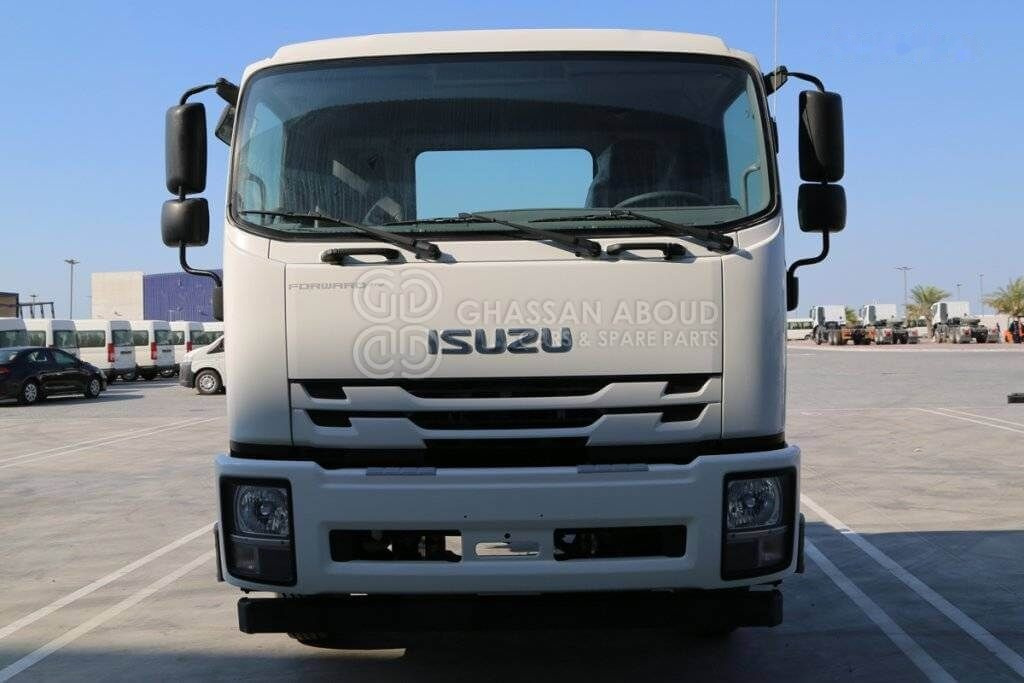Isuzu FVR 34 - Cab chassis truck: picture 2