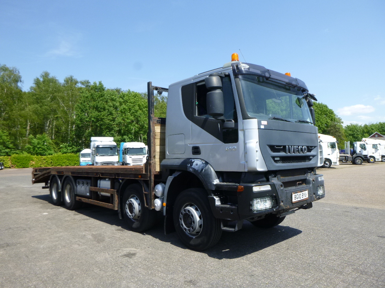 Cab chassis truck Iveco AT340T41 8x4 RHD chassis / platform: picture 2