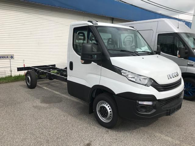 Iveco DAILY PODVOZOK, 3.0 D 176k, 35S18H - Cab chassis truck, Commercial vehicle: picture 1