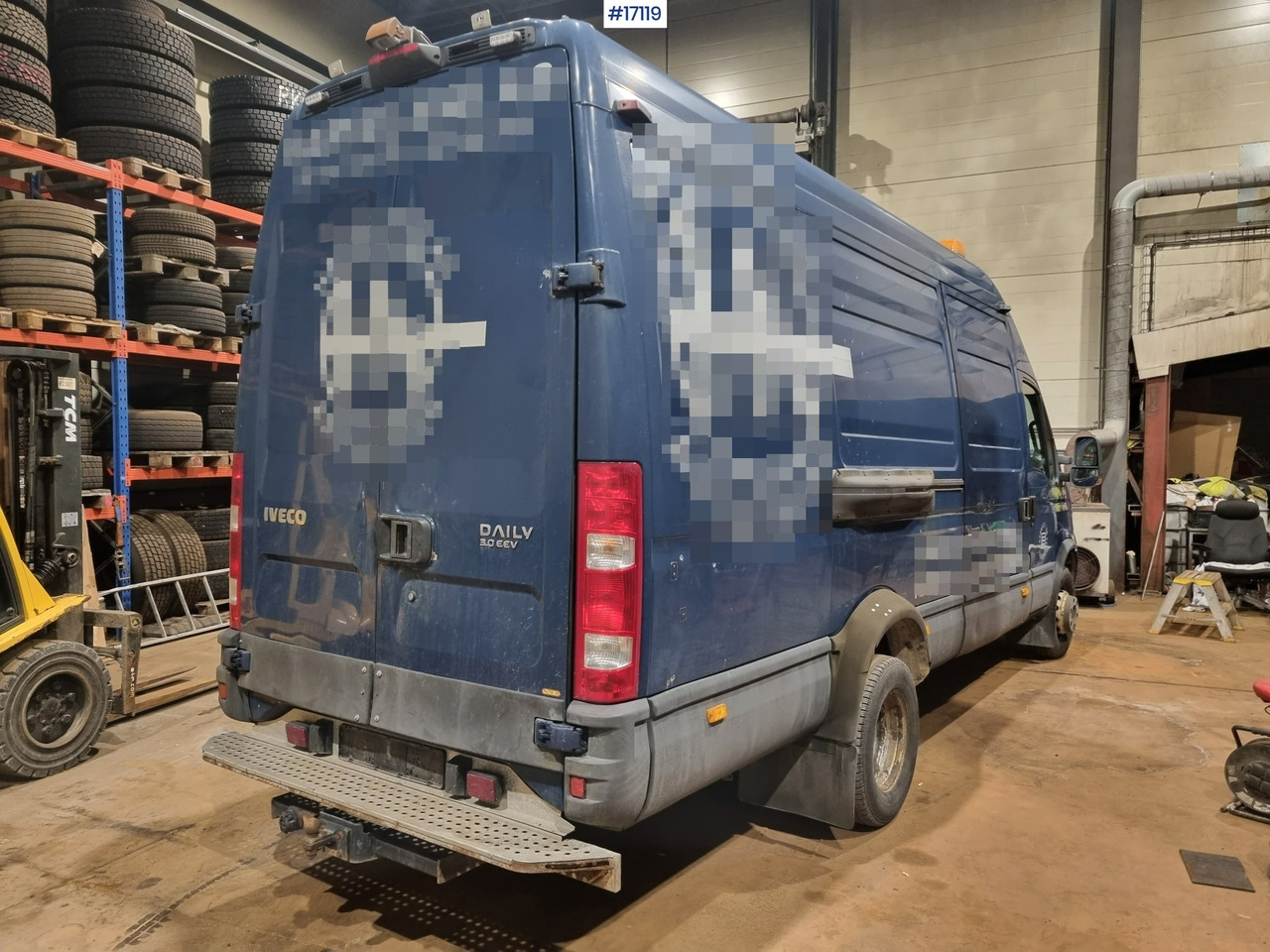 Iveco Daily - Box truck: picture 2