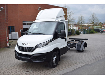 Cab chassis truck IVECO Daily 70c18