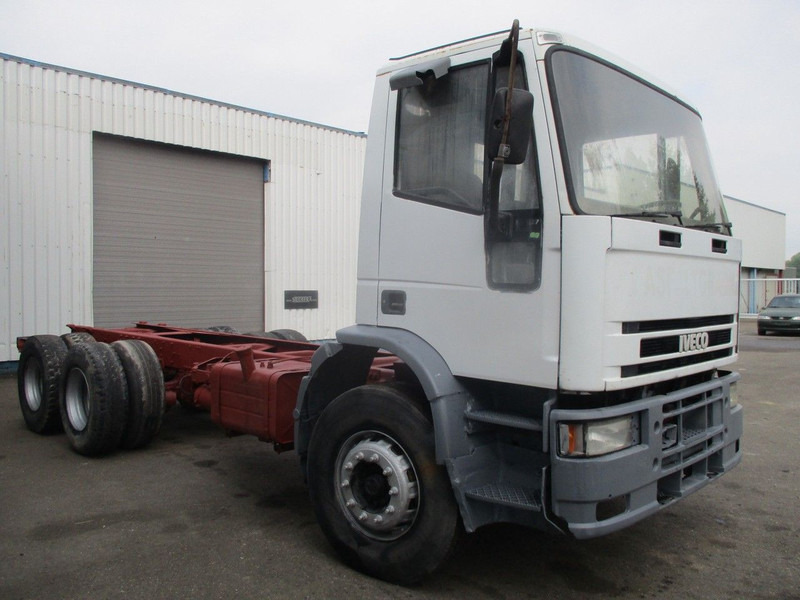 Iveco Eurotakker 260 E 34 , Manual , 6x4 , Euro 2 - Cab chassis truck: picture 4