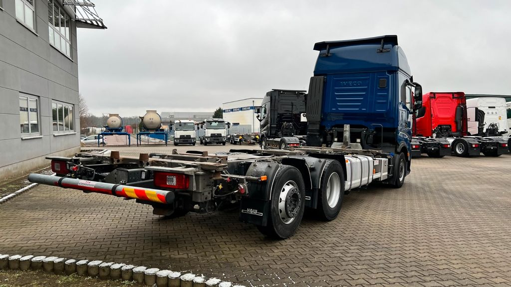 Container transporter/ Swap body truck Iveco S-Way 460 6x2 Retarder Standklima ACC: picture 2