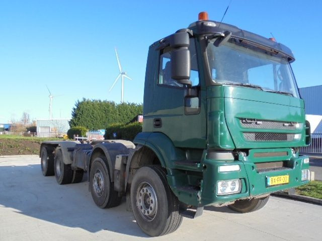 Iveco Stralis AD410T45-WSHS - Cab chassis truck: picture 3