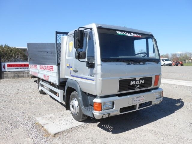 MAN 10.224 - Dropside/ Flatbed truck: picture 1
