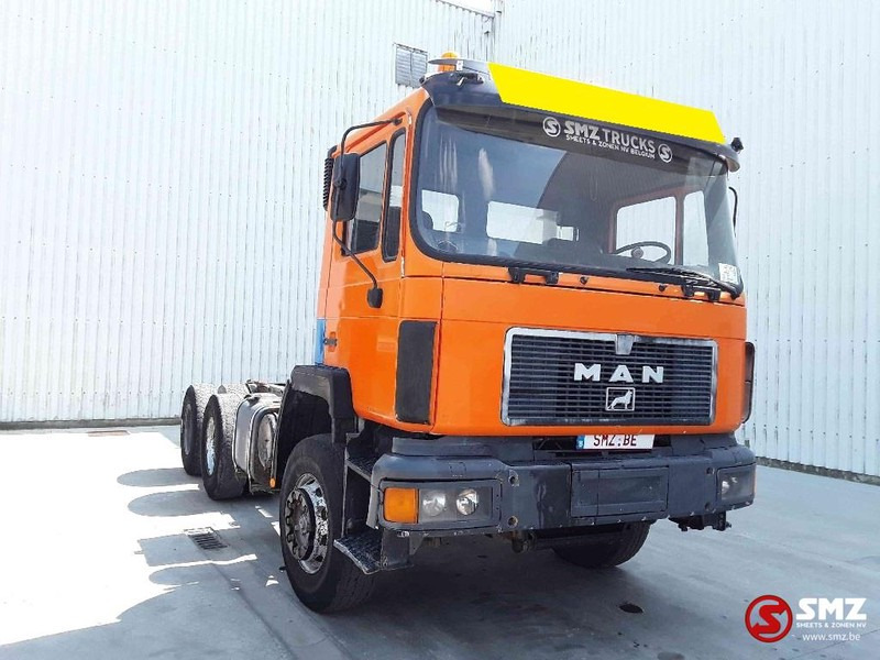 MAN 26.292 6cyl 362 372 - Cab chassis truck: picture 1