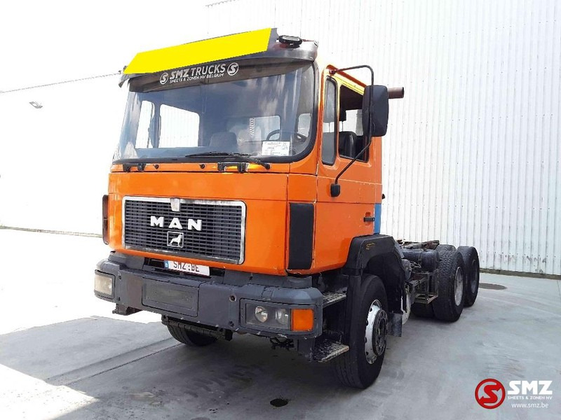 MAN 26.292 6cyl 362 372 - Cab chassis truck: picture 3