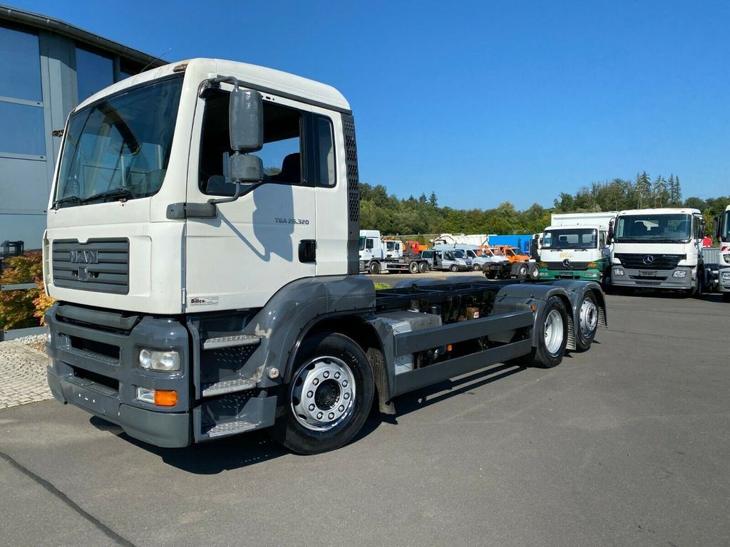 MAN 26.320 TGA 6x2  - Cab chassis truck: picture 1