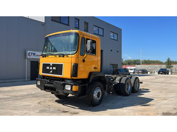 MAN 26.322 (BIG AXLES / STEEL SUSPENSION / MANUAL PUMP) - Cab chassis truck: picture 1