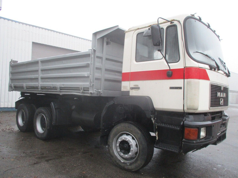 MAN 26 322 ZF Manual , 6x4 , 3 way tipper , Spring suspension - Tipper: picture 4
