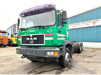 MAN 26.403 DF 6x4 FULL STEEL CHASSIS (EURO 2 / ZF16 MANUAL GEARBOX / REDUCTION AXLES / FULL STEEL SUSPENSION) - Cab chassis truck: picture 1