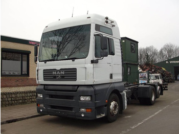 Cab chassis truck MAN 26.460 6X2: picture 1