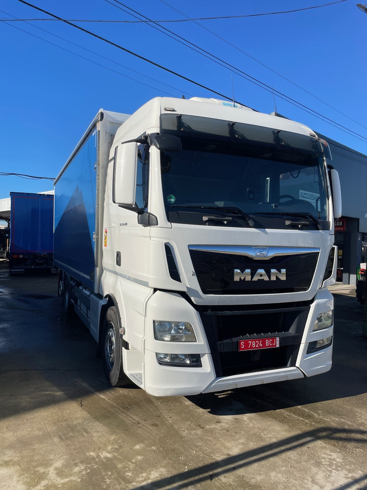 MAN 26.480 - Curtainsider truck: picture 3