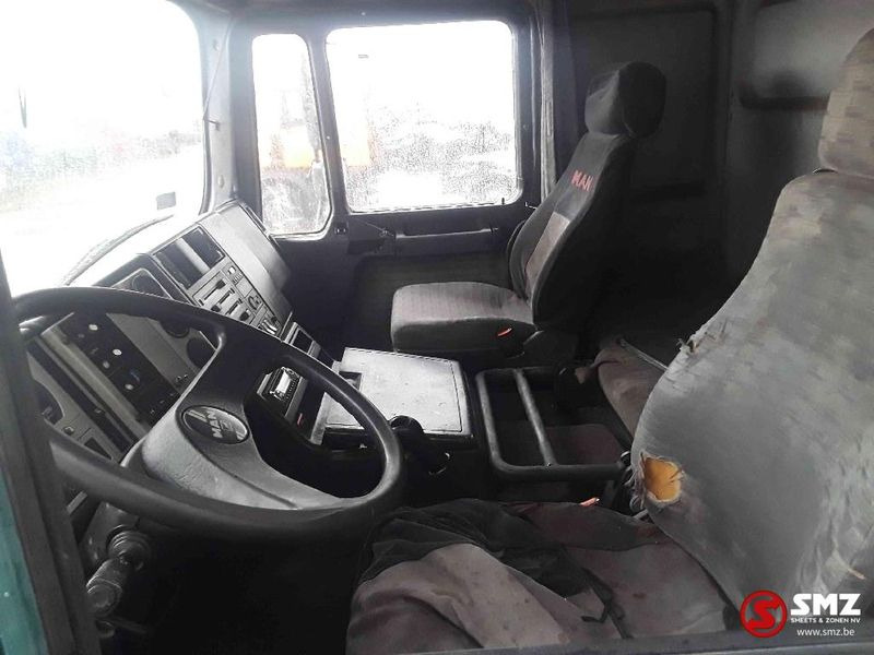Cab chassis truck MAN 27.403 6x6: picture 8