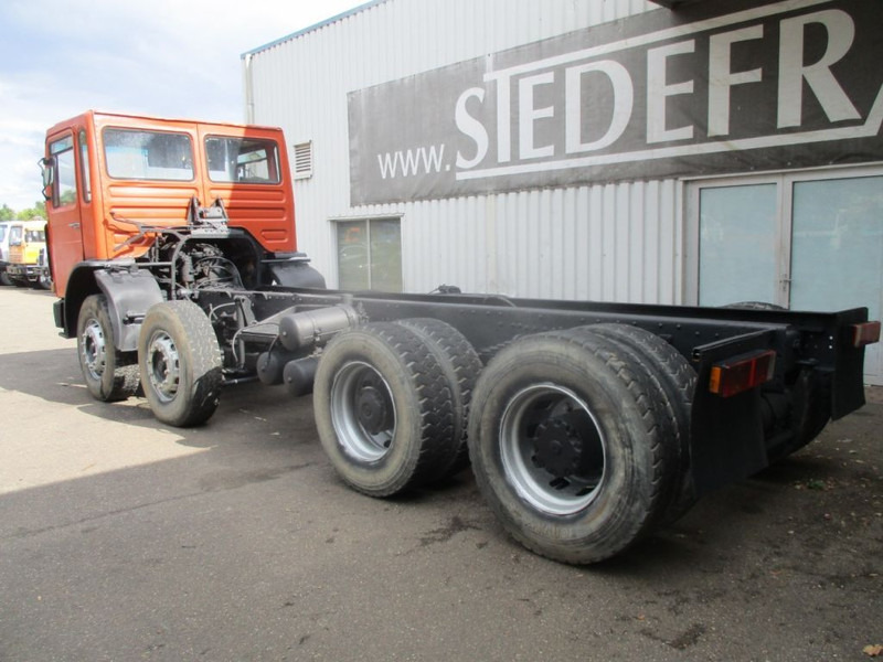 MAN 32-281 , 8x4 , 6 Cylinder , Spring Suspension - Cab chassis truck: picture 5