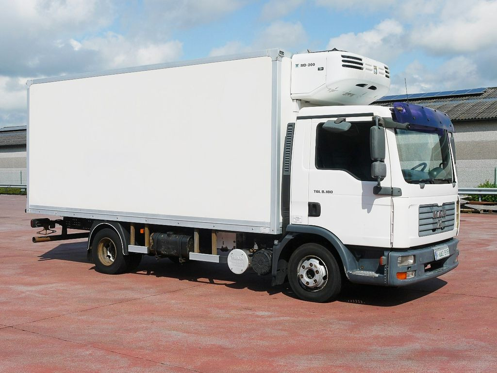 MAN 8.180 TGL KUHLKOFFER THERMOKING MD 200  - Refrigerator truck: picture 2