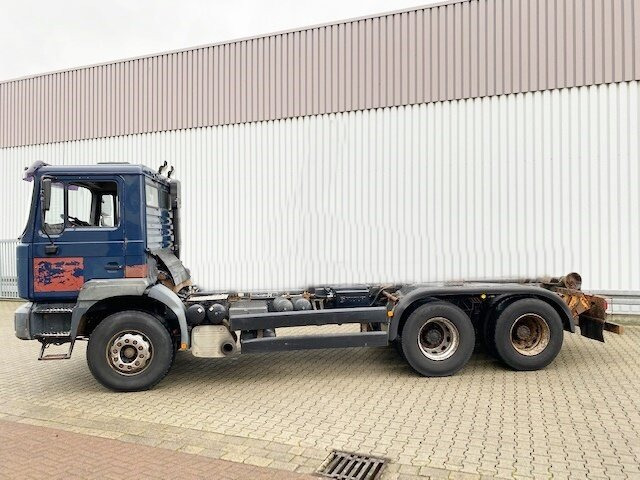 MAN T40 26.364/414 6x4, 6-Zylinder T40 26.364/414 6x4, 6-Zylinder - Cab chassis truck: picture 5