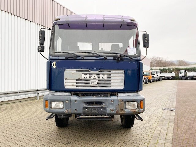 MAN T40 26.364/414 6x4, 6-Zylinder T40 26.364/414 6x4, 6-Zylinder - Cab chassis truck: picture 4