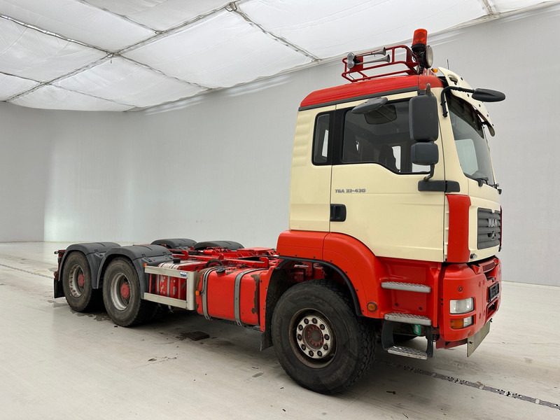 MAN TGA 33.430 - 6x4 - Cab chassis truck: picture 3