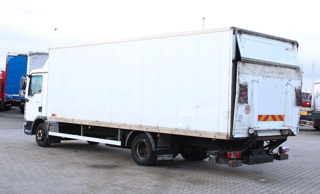 MAN TGL 12.210 4X2 BL, HYDRAULIC LIFT  - Box truck: picture 4