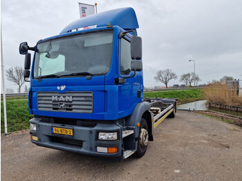 Container transporter/ Swap body truck MAN TGM 15.240 container, BDF, 2009, NL Truck: picture 1