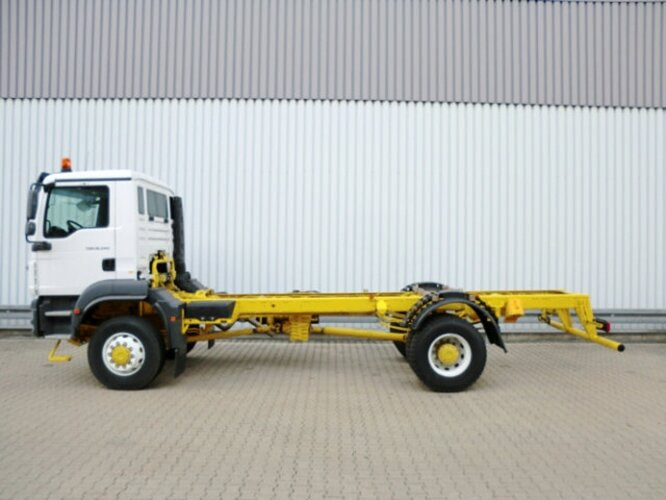 MAN TGS 18.400 4x4 BBS TGS 18.400 4x4 BBS Autom. - Cab chassis truck: picture 3