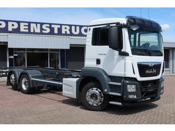MAN TGS 26.360 6x2 Chassis. cab Euro 6 - Cab chassis truck: picture 2
