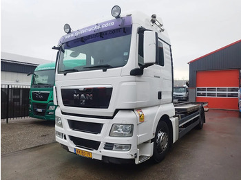 MAN TGX 18.360 Manual + Lift DHollandia + EURO 5 - Cab chassis truck: picture 1