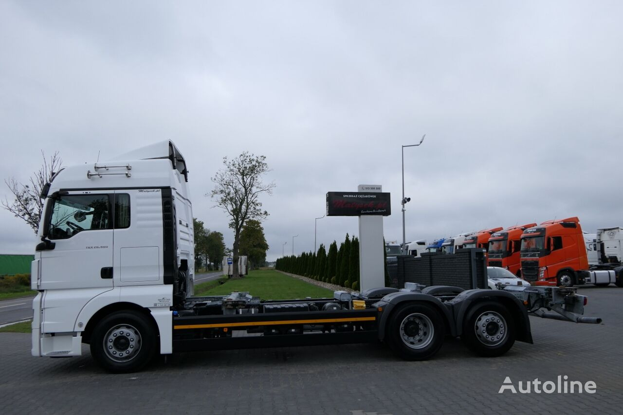 MAN TGX 26.460 - Cab chassis truck: picture 3