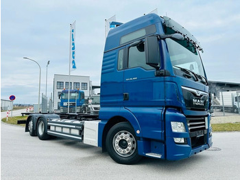 Cab chassis truck MAN TGX 26.460