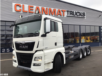 MAN TGX 35.560 8x4 Euro 6 Chassis - Cab chassis truck: picture 1