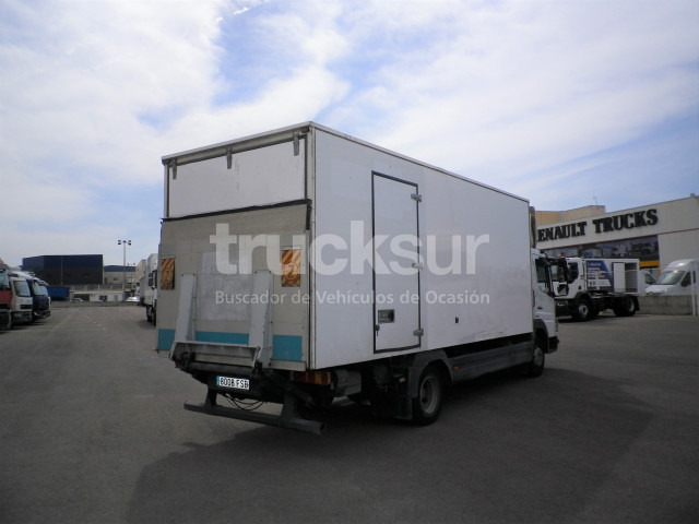 MERCEDES ATEGO 818L - Box truck: picture 3