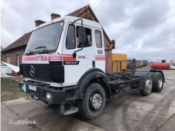 Cab chassis truck MERCEDES-BENZ 2524 6x2: picture 1