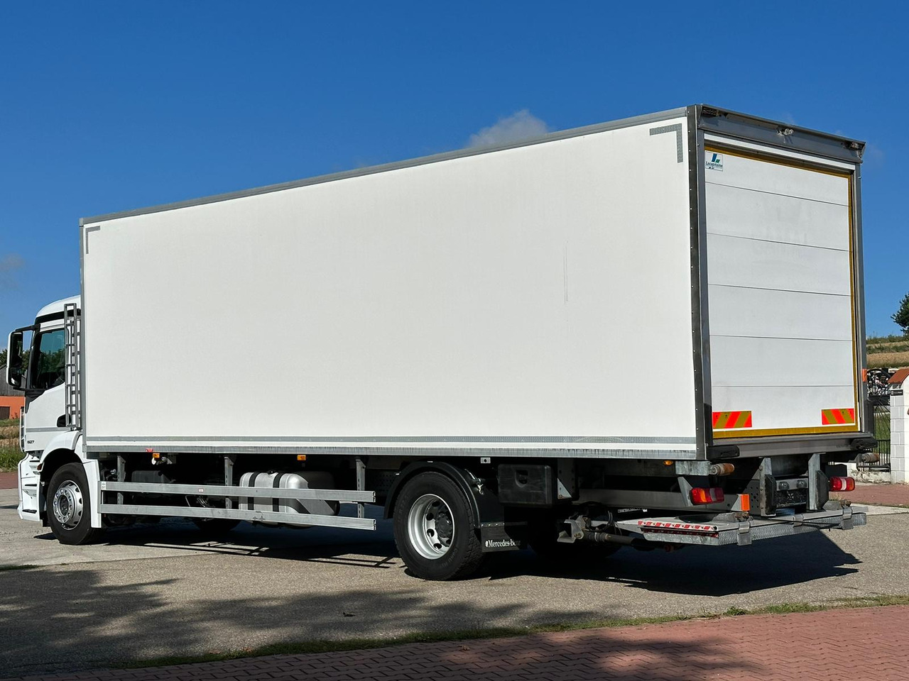 MERCEDES-BENZ ANTOS 1827‼️/ CHŁODNIA‼️/ WINDA / 20 EUROPALET / AUTOMAT / 8.3 DŁ / CARRIER SUPRA 850 - Refrigerator truck: picture 4