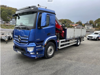 Mercedes Antos - Crane truck: picture 1
