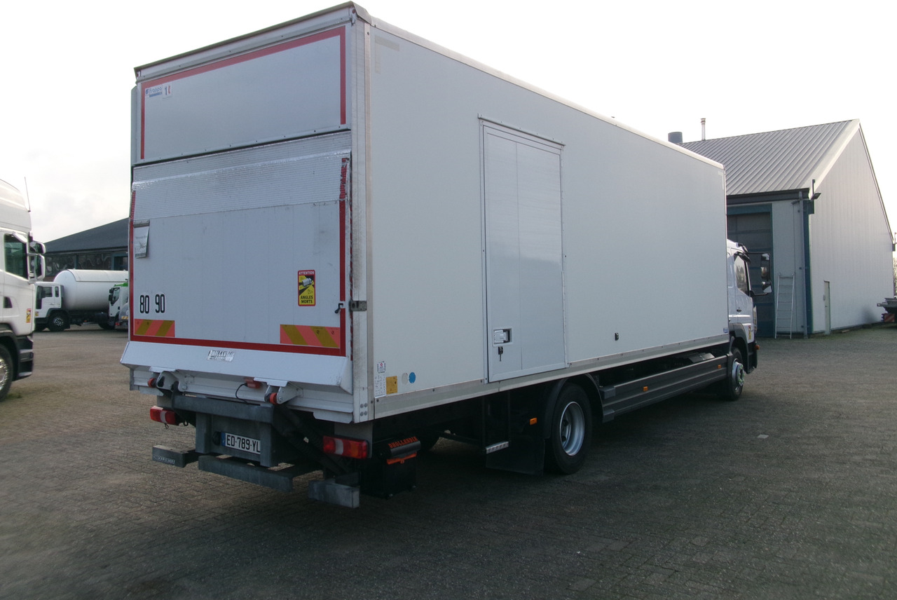 Mercedes Atego 1327 4x2 Euro 6 closed box + taillift - Box truck: picture 4