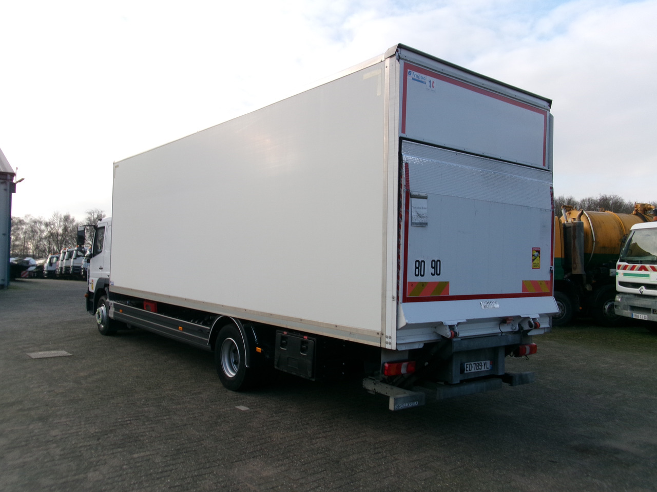 Mercedes Atego 1327 4x2 Euro 6 closed box + taillift - Box truck: picture 3