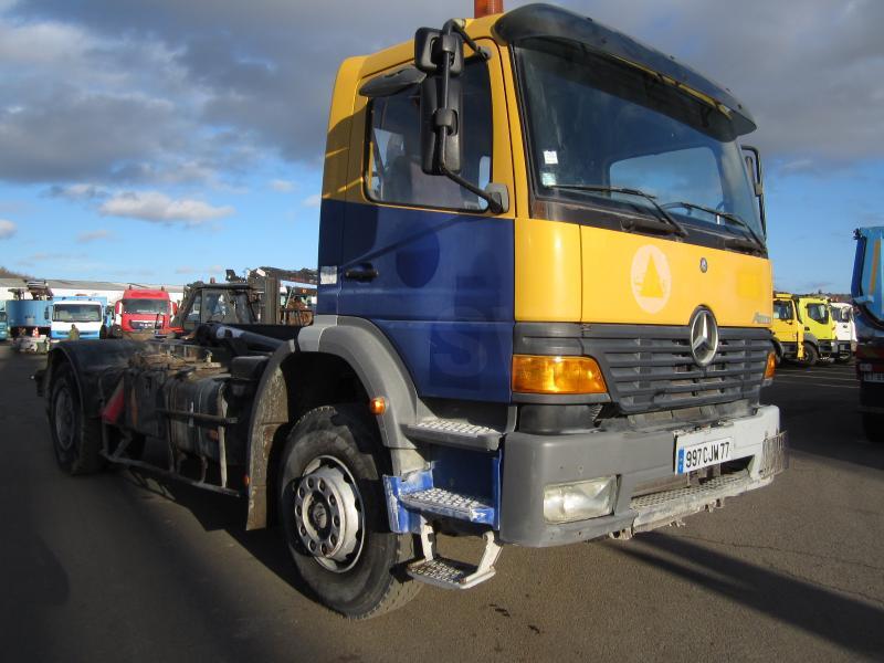 Mercedes Atego 1823 - Hook lift truck: picture 2