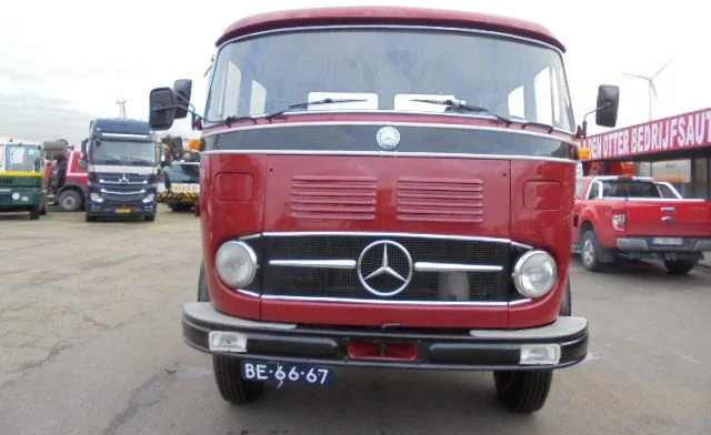 Mercedes-Benz 1113 - Autotransporter truck: picture 2