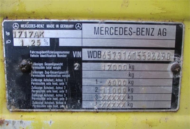 Mercedes-Benz 1717 med 4WD, differentialespærre og kran  - Box truck: picture 4