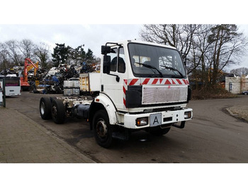 Cab chassis truck Mercedes-Benz 2524 L: picture 3