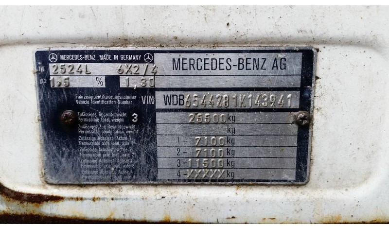 Cab chassis truck Mercedes-Benz 2524 L: picture 10