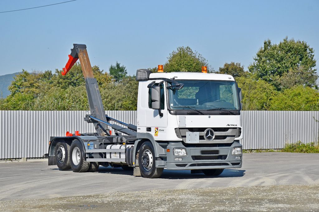 Mercedes-Benz ACTROS 2544 Abrollkipper * Top Zustand!  - Hook lift truck: picture 2