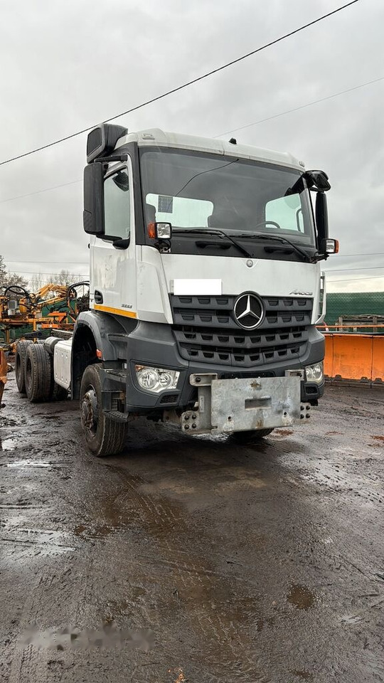 Mercedes-Benz AROCS 3333 - Cab chassis truck: picture 2