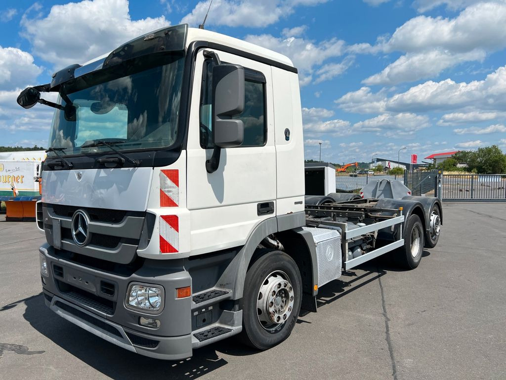 Mercedes-Benz Actros 2532 6x2  MP 3 Lenkachse /Liftachse /  - Cab chassis truck: picture 1