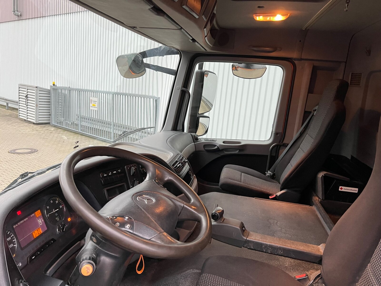 Mercedes-Benz Actros 2541 L 6x2 Actros 2541 L/39 6x2, Lenk-/Liftachse, Kranvorbereitung - Hook lift truck: picture 3
