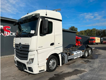 Container transporter/ Swap body truck MERCEDES-BENZ Actros 2545