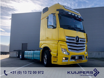 Mercedes-Benz Actros 2548 Gigaspace / 6x2 / Steering axle / Chassis 8.20 mtr / NL Truck - Cab chassis truck: picture 1