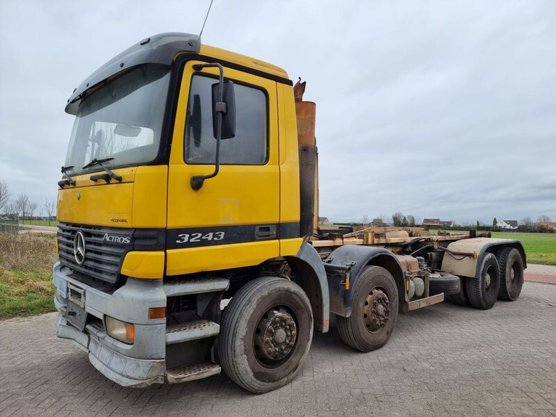 Mercedes-Benz Actros 3243 Manual gear - Full Steel - Hook lift truck: picture 1