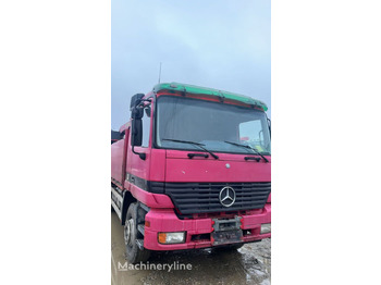 Crane truck, Dropside/ Flatbed truck Mercedes-Benz Actros MP1 6x4 + Palfinger Krane: picture 4
